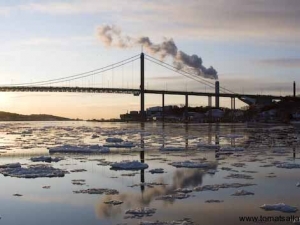 Med älvsnabben i Göteborgs hamn Älvsborgsbron