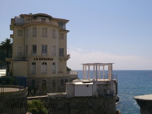Antibes sommaren 2014 la-reserve-de-gamla-fundamenten-341