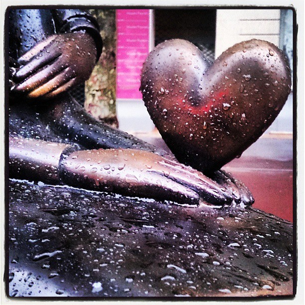 Vem har snott sommaren? #Antibes #hjärta #staty