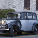 Rolls-Royce parkerad utanför Le Vieux Murs