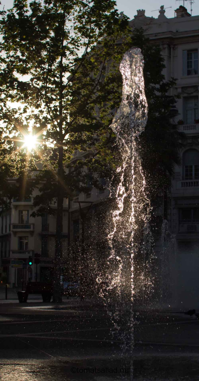 fontän på Place de Gaulle