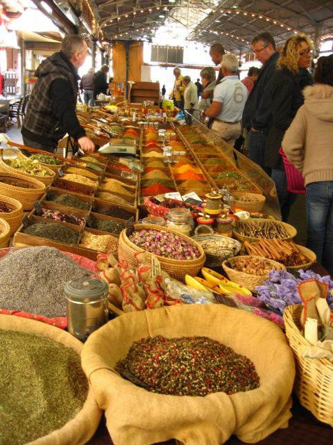 kryddståndet i Marché Provencal