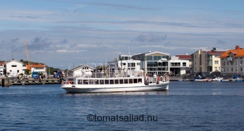 m/s Svea passerar mellan koön och Marstrandsön m/s Svea passerar mellan koön och Marstrandsön