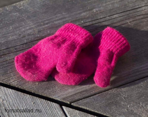 rosa små vantar